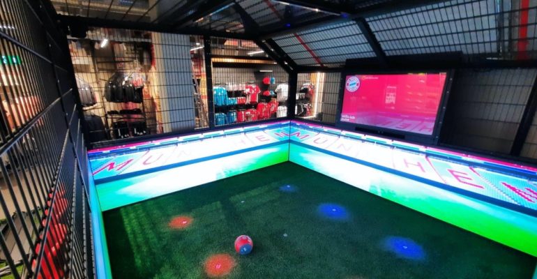 Le premier simulateur d’entraînement de football au monde au Bayern !